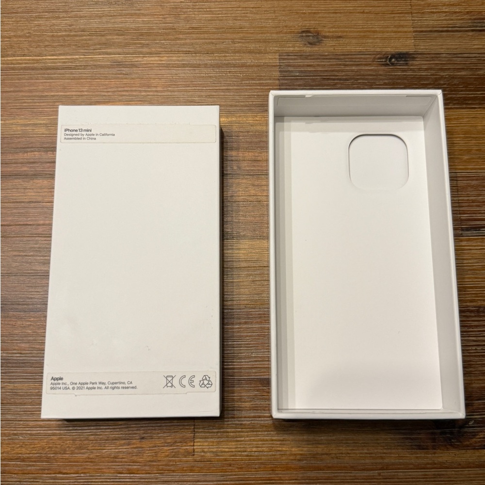 Apple iPhone 13 mini box, case, and screen protector - Picture 3 of 5